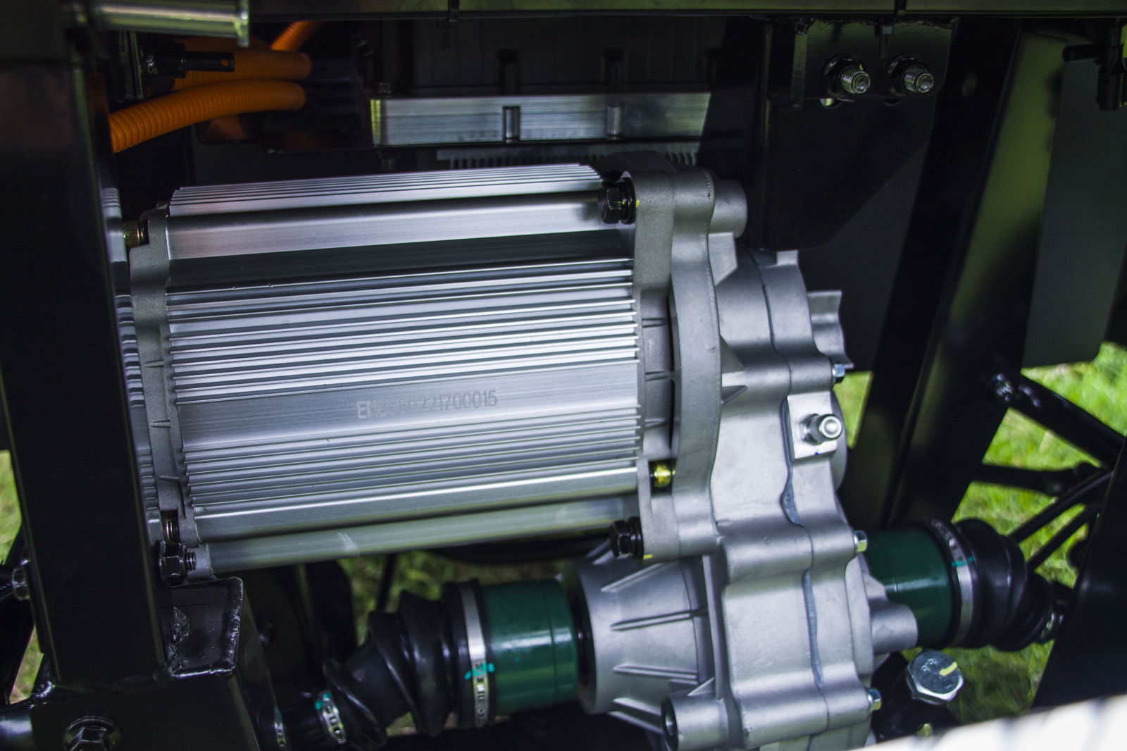 TrailMaster Taurus 80ED-U 4-Seat Electric Golf Cart with Dump Bed, 72 Volt, Aluminum Alloy Wheels - Image 16