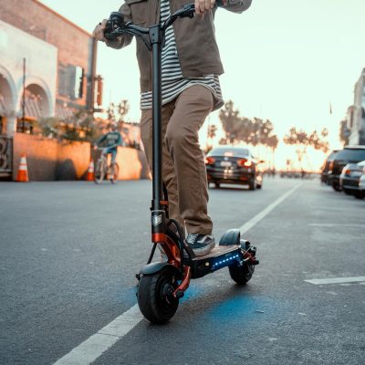 city-ride-kaabo-mantis-8-electric-scooter_900x_5900e660-96d7-4445-bad6-87d4c5f54dc8.jpg