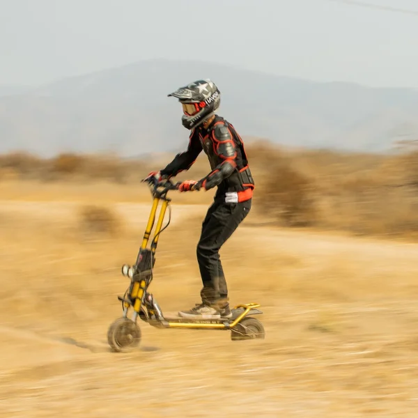 Kaabo 11" GT Pro Dual Motor Electric Scooter - Image 6